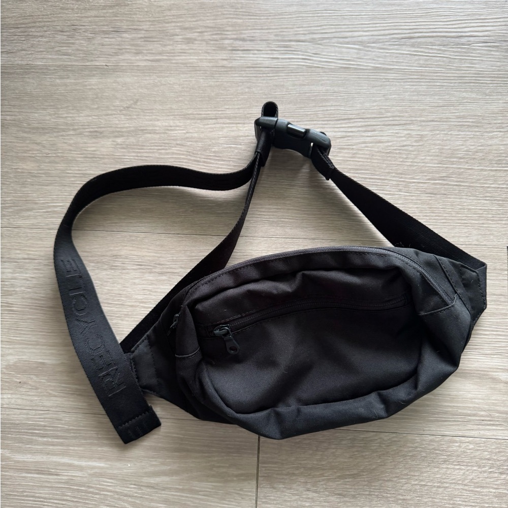 Girlfriend Collective crossbody bag black